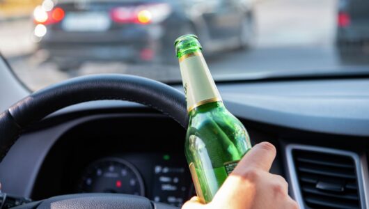 Как сообщить о пьяном водителе: полезная информация