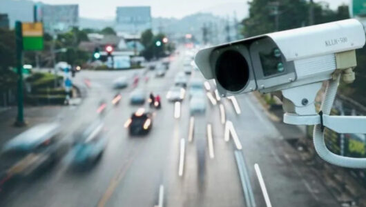Тормозить перед камерой бесполезно: как работает контроль скорости